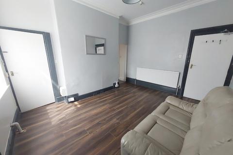 1 bedroom flat to rent, Foxhall Road, Nottingham, NG7 6LH