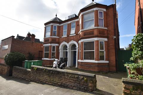 1 bedroom flat to rent, Foxhall Road, Nottingham, NG7 6LH