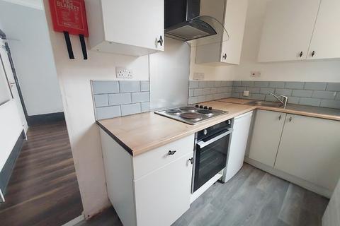 1 bedroom flat to rent, Foxhall Road, Nottingham, NG7 6LH