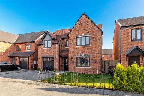 4 bedroom detached house for sale, Paddock Lane, Newcastle Upon Tyne NE12