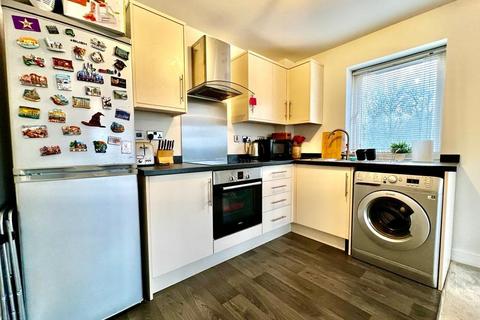 Flat 18, Priestley Court Cornmill View, Horsforth, Leeds, LS18 5NJ
