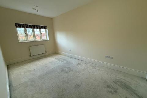 5 bedroom end of terrace house to rent, Clickers Drive, Northampton NN5