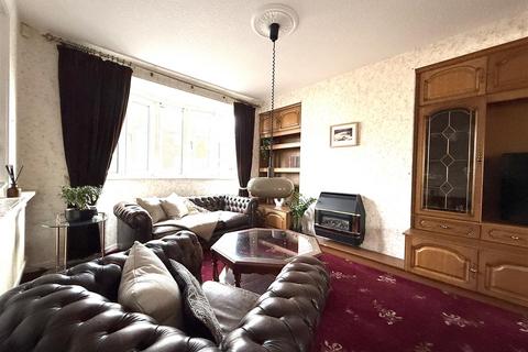 3 bedroom semi-detached house for sale, Guilford Drive, Wigston LE18