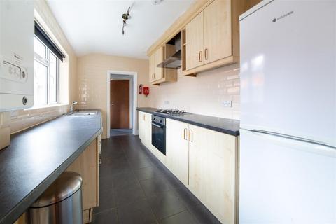 5 bedroom terraced house to rent, £85pppw - Biddlestone Road, Heaton, NE6