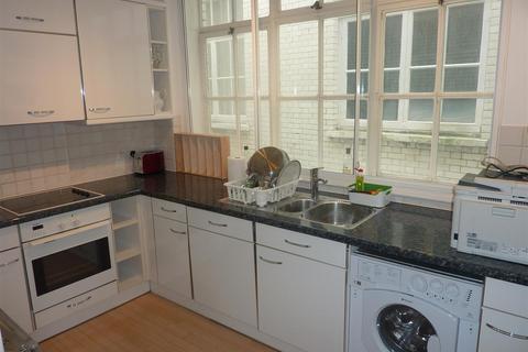 1 bedroom flat to rent, Priory House, London EC4V