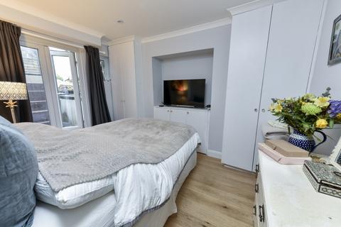 1 bedroom apartment to rent, Mallinson Road, SW11