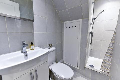 1 bedroom apartment to rent, Mallinson Road, SW11