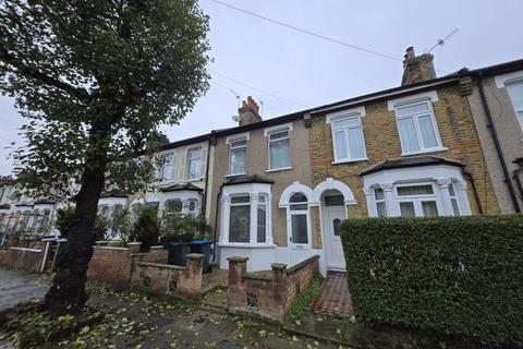 2 bedroom terraced house to rent, Cheddington Road, Edmonton, N18