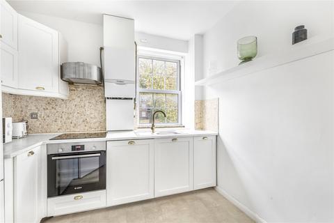 4 bedroom flat to rent, Sackville House, London, SW16