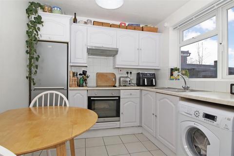 2 bedroom terraced house for sale, Widecombe Road, London SE9