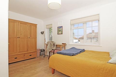 70 Widecombe Road, London, SE9 4HJ
