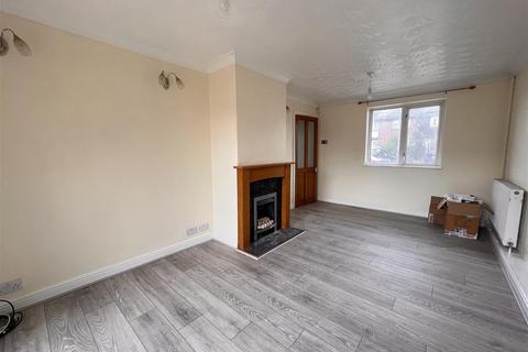 3 bedroom terraced house to rent, Raleigh Avenue, Swindon SN3