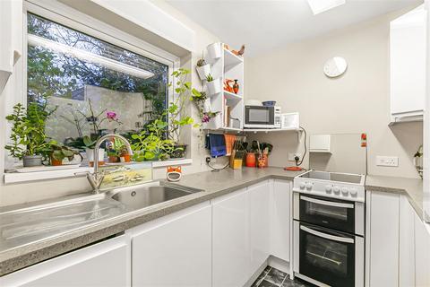 2 bedroom apartment for sale, Overton Road, Sutton