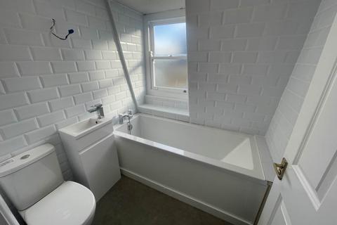 2 bedroom flat to rent, Howard Place, Brighton, East Sussex