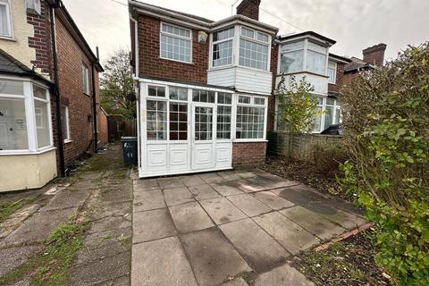 3 bedroom semi-detached house to rent, Ermington Crescent, Birmingham B36