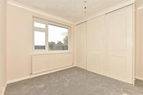11 Ashdown Crescent, New Romney, TN28 8EU