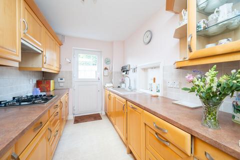 2 bedroom end of terrace house for sale, Hills Place, Horsham, RH12