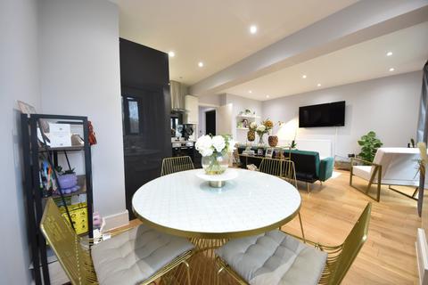 1 bedroom apartment for sale, Treadaway Hill, Loudwater, High Wycombe, Buckinghamshire, HP10