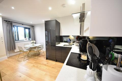 1 bedroom apartment for sale, Treadaway Hill, Loudwater, High Wycombe, Buckinghamshire, HP10