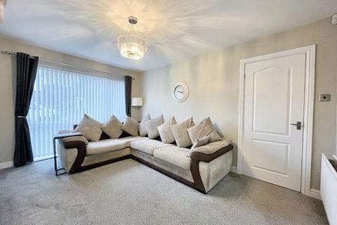 2 bedroom ground floor flat for sale, Bannockburn, Newcastle upon Tyne, Tyne and Wear, NE12 6QJ