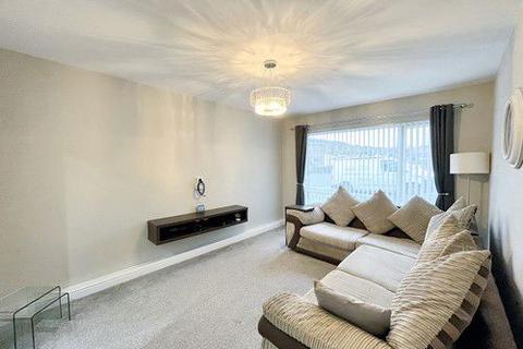 2 bedroom ground floor flat for sale, Bannockburn, Newcastle upon Tyne, Tyne and Wear, NE12 6QJ