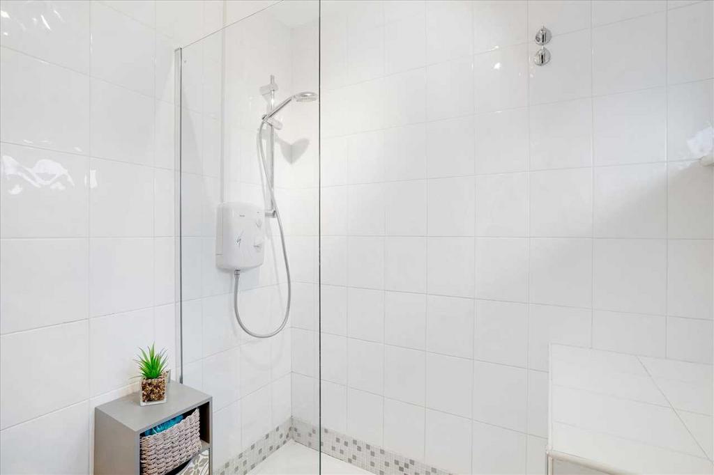 Shower Room (2)