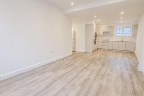 2 bedroom apartment to rent, Market Place, Fore Street, Hertford