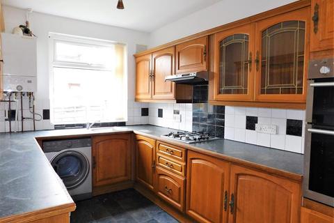 3 bedroom terraced house to rent, Avondale Avenue, Bury