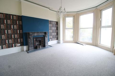 1 bedroom flat for sale, Upperton Gardens, Eastbourne BN21