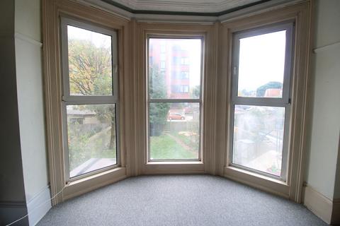 1 bedroom flat for sale, Upperton Gardens, Eastbourne BN21