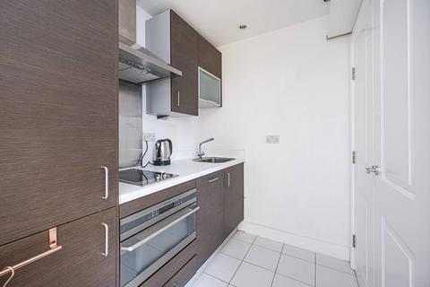 Studio to rent, Christian Street, E1, Aldgate, London, E1