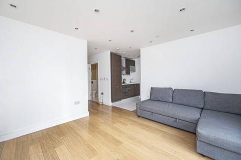 Studio to rent, Christian Street, E1, Aldgate, London, E1