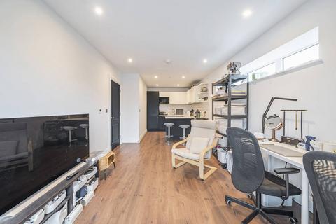 2 bedroom flat for sale, Bogart House, Ealing Broadway, LONDON, W5