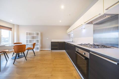 2 bedroom flat for sale, Cube Apartments, Chatham Road, Between the Commons, London, SW11