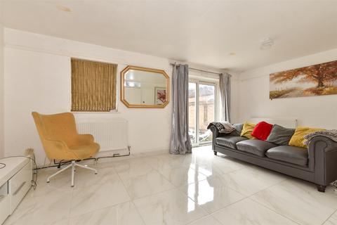 2 bedroom end of terrace house for sale, Malyons Place, Basildon, Essex