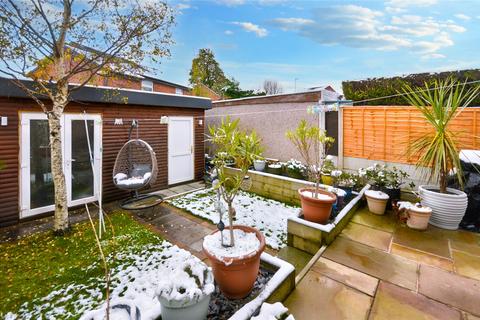 6 Ledbury Green, Leeds, LS10 4RY
