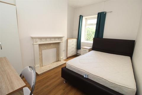 4 bedroom house to rent, Richards Street, Cardiff CF24