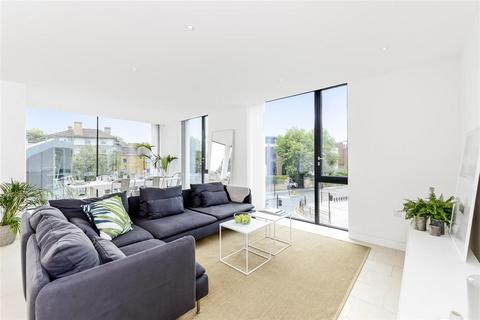 3 bedroom flat to rent, LATITUDE HOUSE, OVAL ROAD, London, NW1