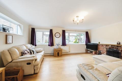 4 bedroom detached house for sale, Woodville Close, Blackwater, Camberley