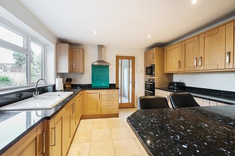 4 bedroom detached house for sale, Woodville Close, Blackwater, Camberley