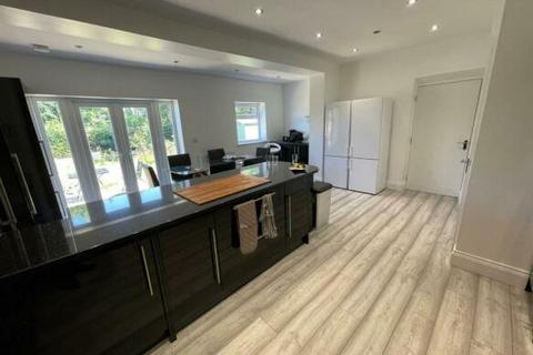 6 bedroom private hall to rent, 11 Cedar Drive, Durham