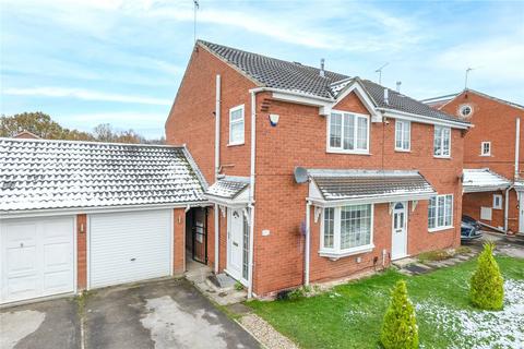 3 bedroom semi-detached house for sale, Oakdene Court, Leeds, West Yorkshire