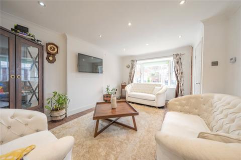 3 bedroom semi-detached house for sale, Oakdene Court, Leeds, West Yorkshire