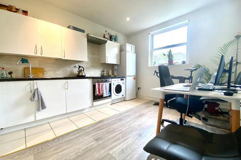 1 bedroom flat to rent, Fellows Road, London