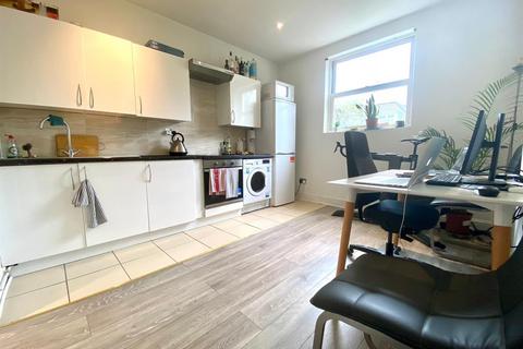 1 bedroom flat to rent, Fellows Road, London