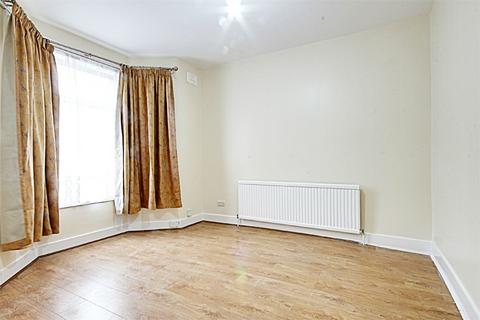 3 bedroom terraced house to rent, Felixstowe Road, London, N9