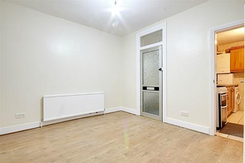 3 bedroom terraced house to rent, Felixstowe Road, London, N9