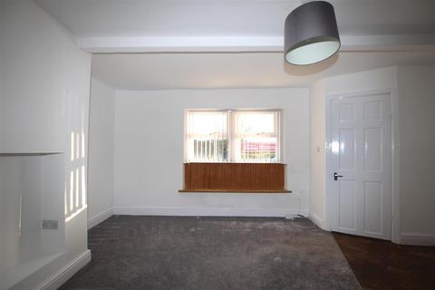 2 bedroom cottage to rent, Town Gate, Wyke, Bradford