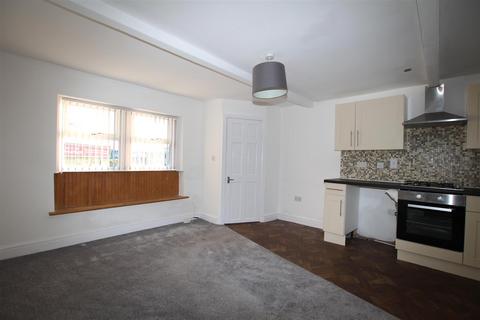 2 bedroom cottage to rent, Town Gate, Wyke, Bradford