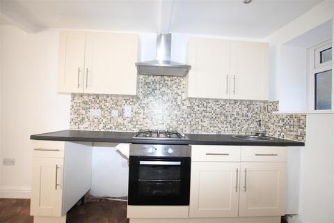 2 bedroom cottage to rent, Town Gate, Wyke, Bradford